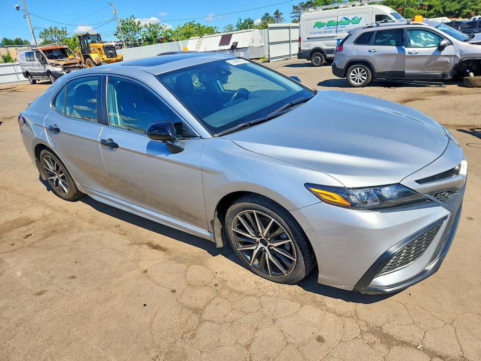 2023 TOYOTA CAMRY SE — Фото 4 из 12