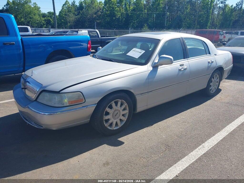 1LNHM82W77Y628488 2007 LINCOLN TOWN CAR photo no. 2