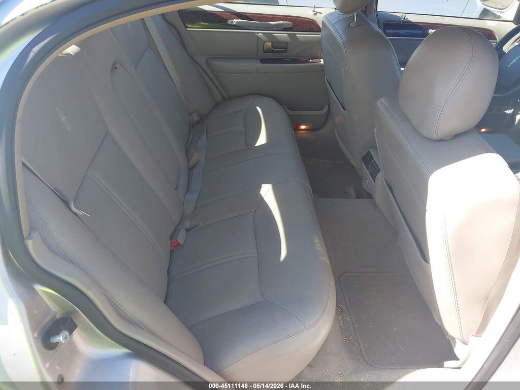 1LNHM82W77Y628488 2007 LINCOLN TOWN CAR photo no. 8
