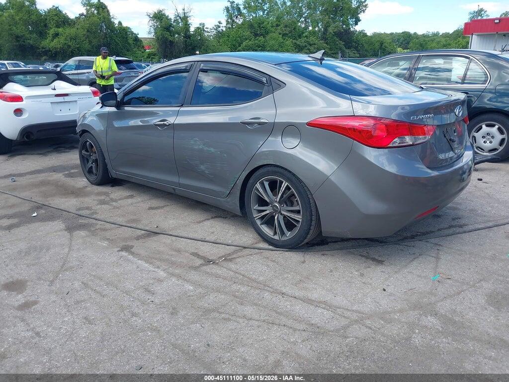 5NPDH4AE8DH172779 2013 HYUNDAI ELANTRA photo no. 3