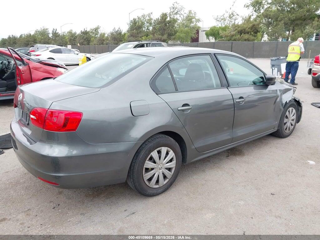 3VW2K7AJ4DM411260 2013 VOLKSWAGEN JETTA photo no. 4