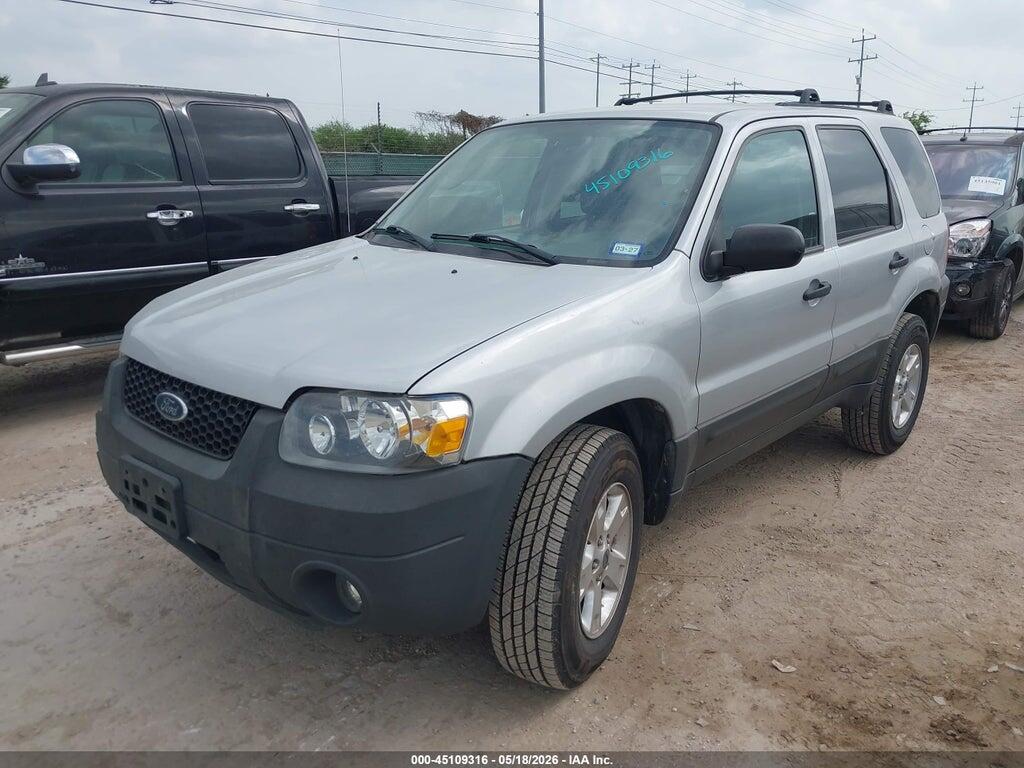1FMCU03195DA07093 2005 FORD ESCAPE photo no. 2