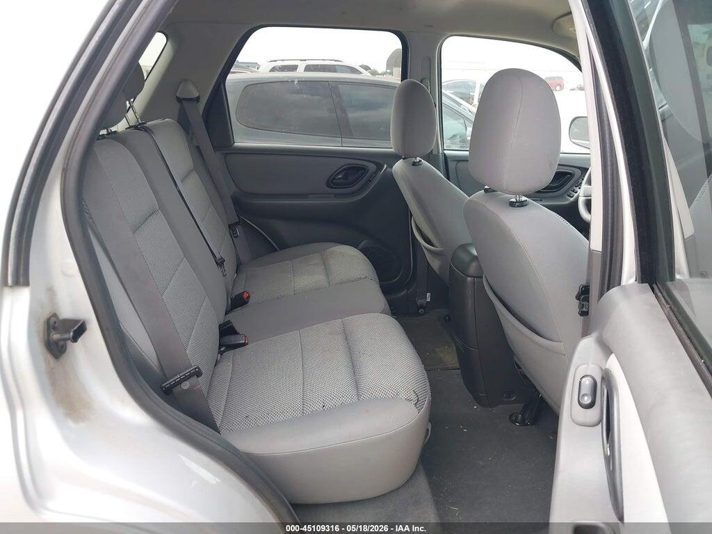 1FMCU03195DA07093 2005 FORD ESCAPE photo no. 8