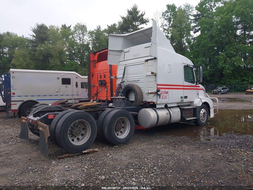 4V4NC9EH3GN975240 2016 VOLVO VN photo no. 4