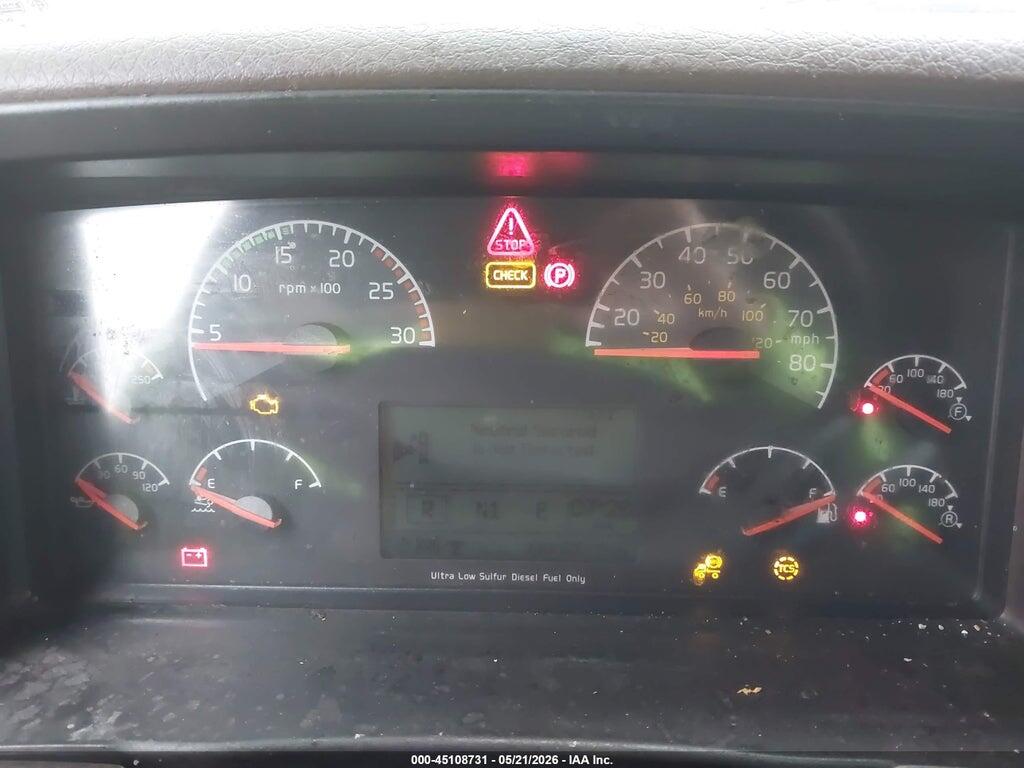 4V4NC9EH3GN975240 2016 VOLVO VN photo no. 5