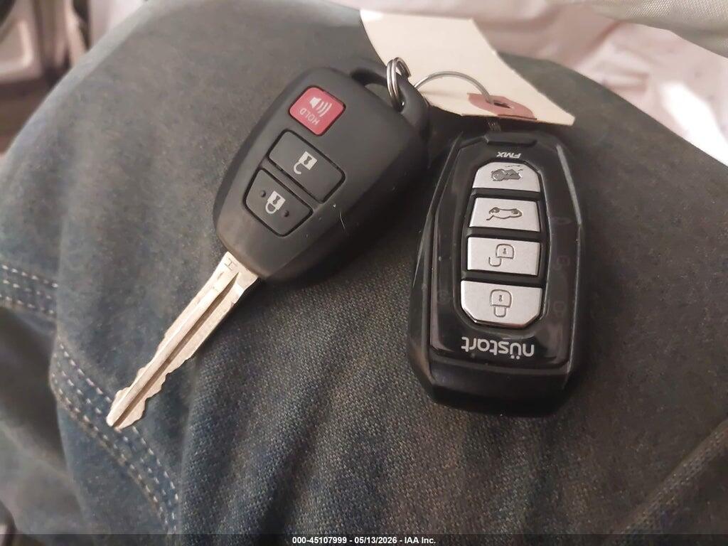 2T3RFREV5FW238882 2015 TOYOTA RAV4 photo no. 11