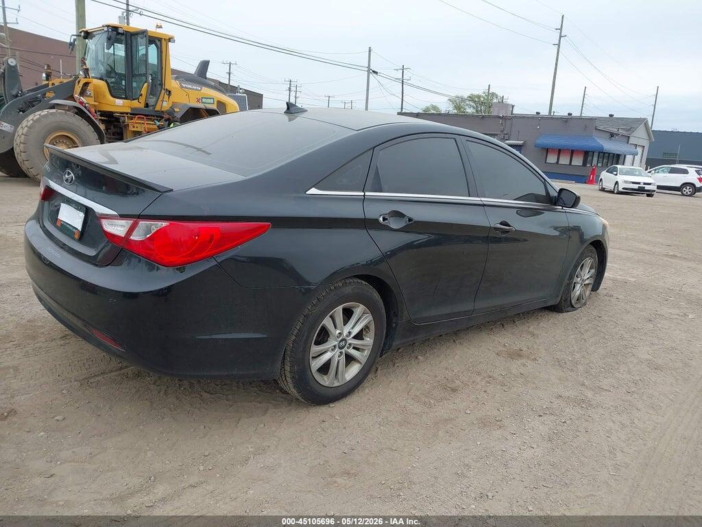 5NPEB4AC3DH686981 2013 HYUNDAI SONATA photo no. 4