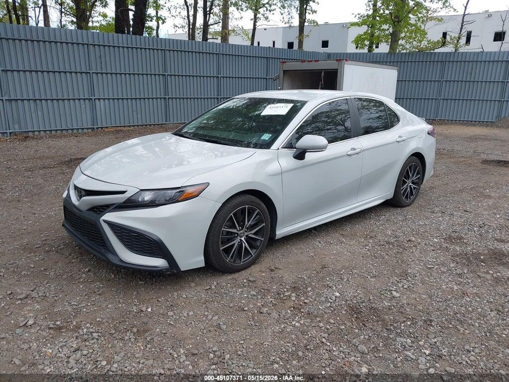 4T1G11AK7NU069975 2022 TOYOTA CAMRY photo no. 2