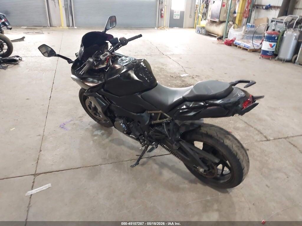 JS1EK12B0P7100213 2023 SUZUKI GSX1000 photo no. 3