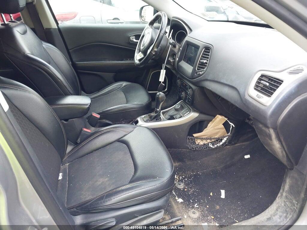 3C4NJDBB2KT670308 2019 JEEP COMPASS photo no. 5