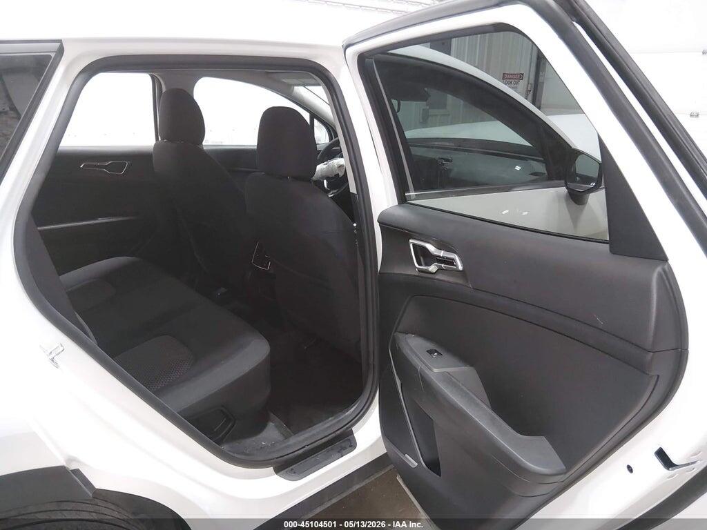 KNDPUCAG9P7058139 2023 KIA SPORTAGE HYBRID photo no. 8