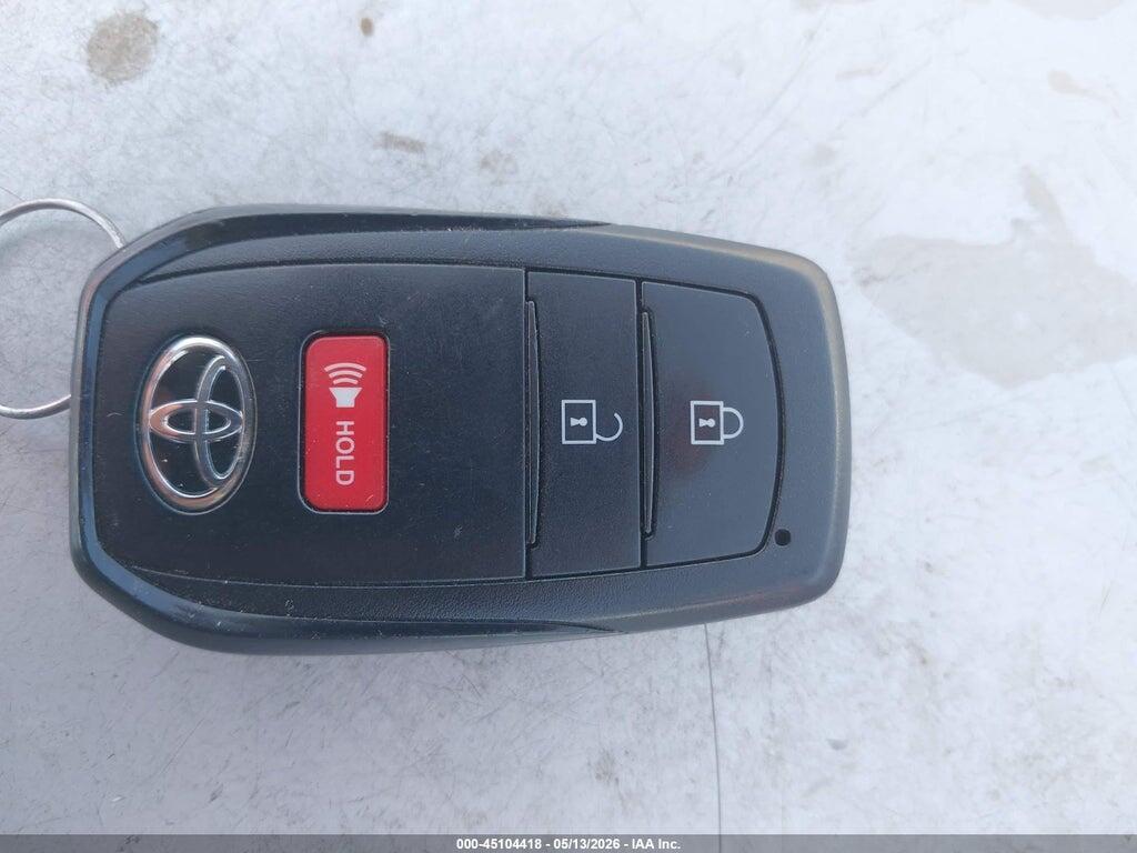 7MUCAAAG0NV012137 2022 TOYOTA COROLLA CROSS photo no. 11
