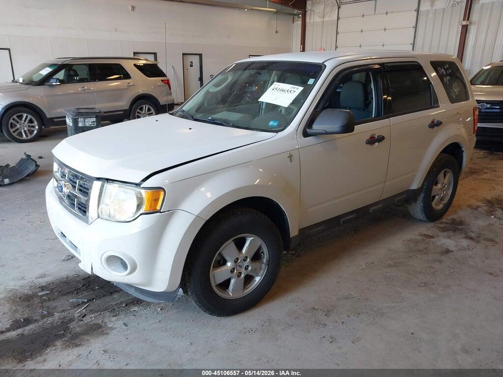 1FMCU0C74BKB78801 2011 FORD ESCAPE photo no. 2