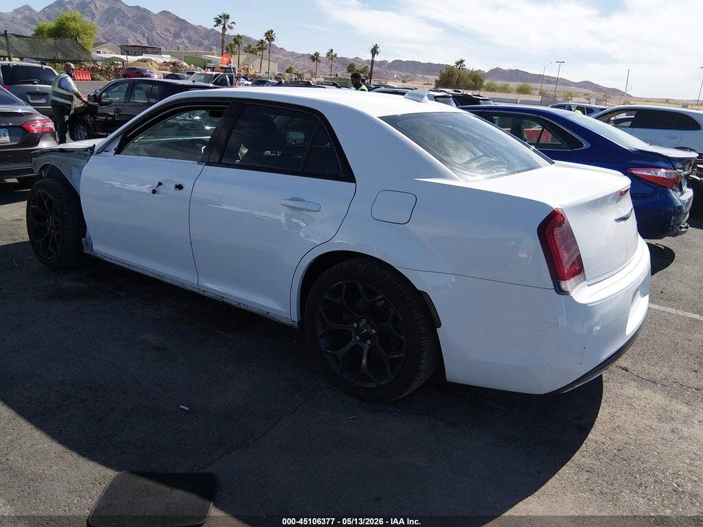 2C3CCAAG6KH581030 2019 CHRYSLER 300 photo no. 3