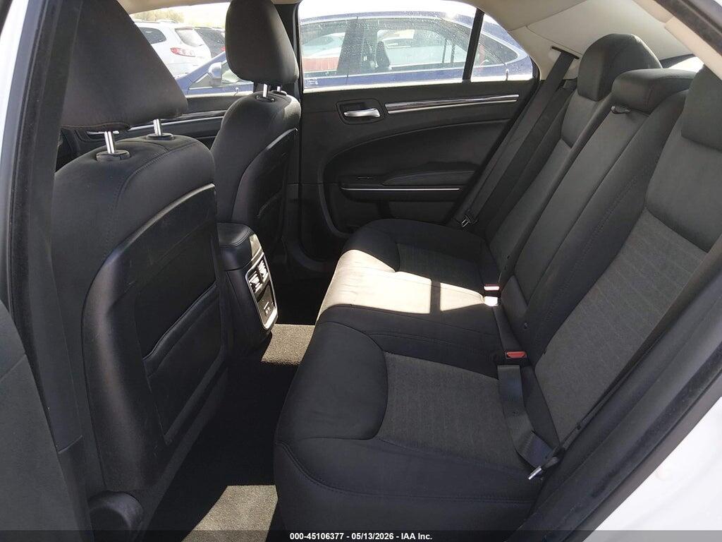 2C3CCAAG6KH581030 2019 CHRYSLER 300 photo no. 8