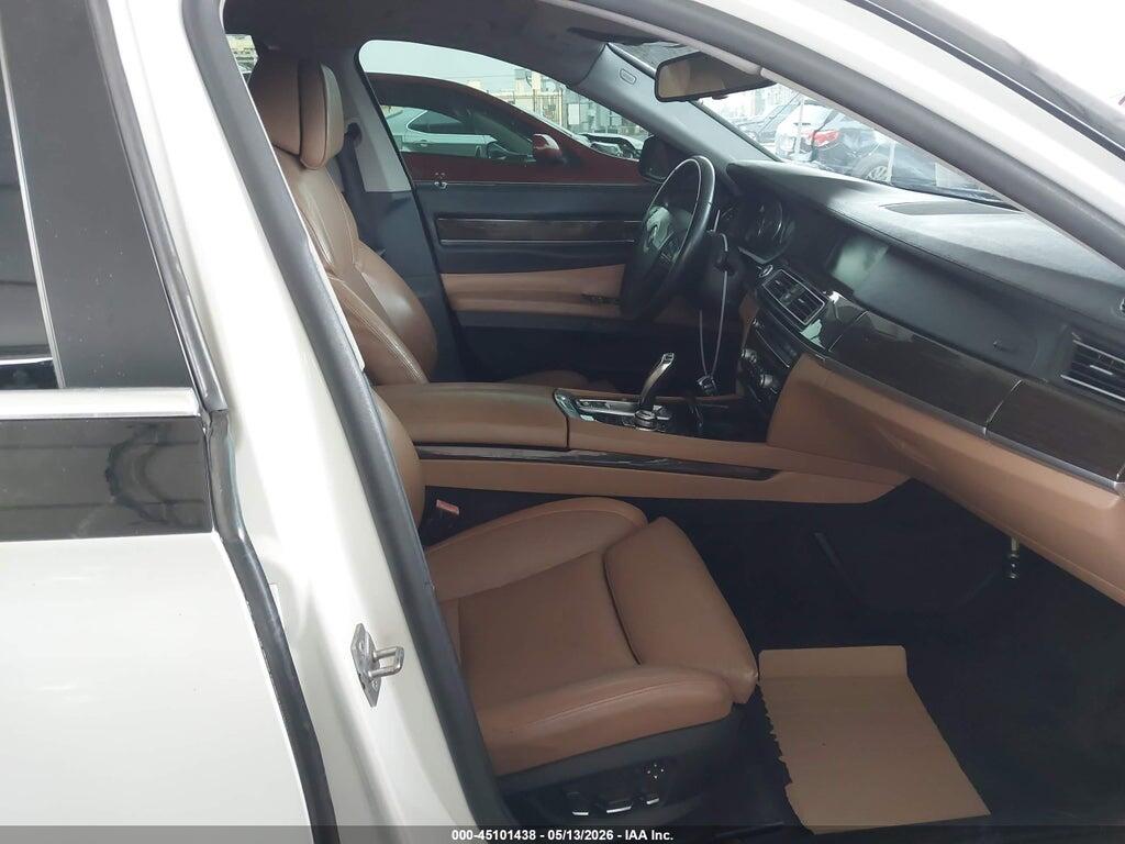 WBAKA4C56BC392095 2011 BMW 740I photo no. 5