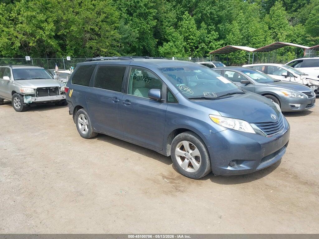 5TDKZ3DC8HS829833 2017 TOYOTA SIENNA photo no. 1