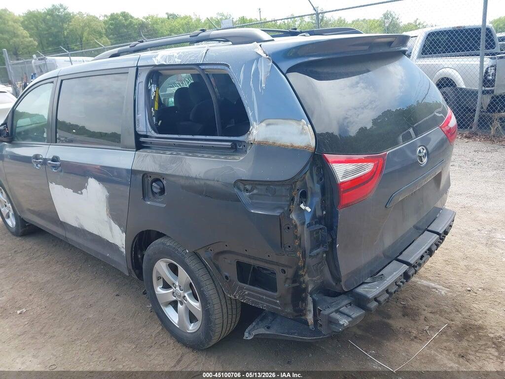 5TDKZ3DC8HS829833 2017 TOYOTA SIENNA photo no. 6