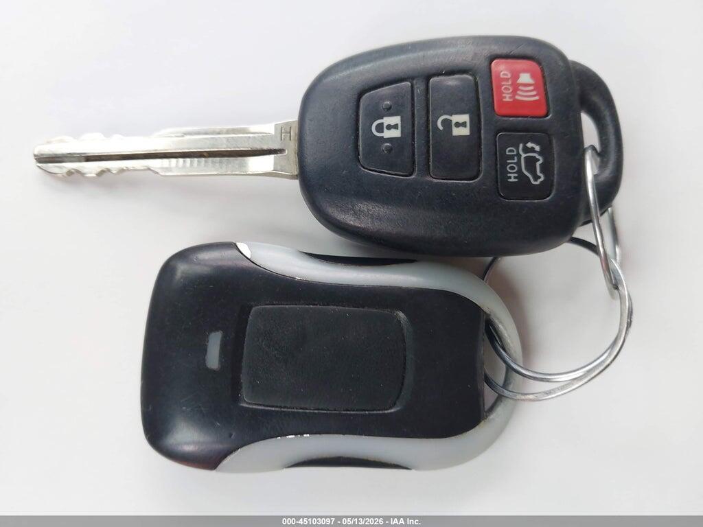 5TDBKRFH2GS274635 2016 TOYOTA HIGHLANDER photo no. 11