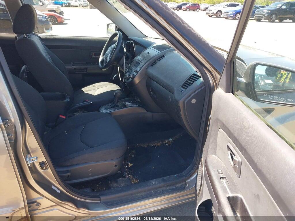 KNDJT2A21B7310594 2011 KIA SOUL photo no. 5