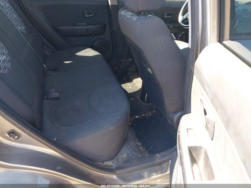 KNDJT2A21B7310594 2011 KIA SOUL photo no. 8