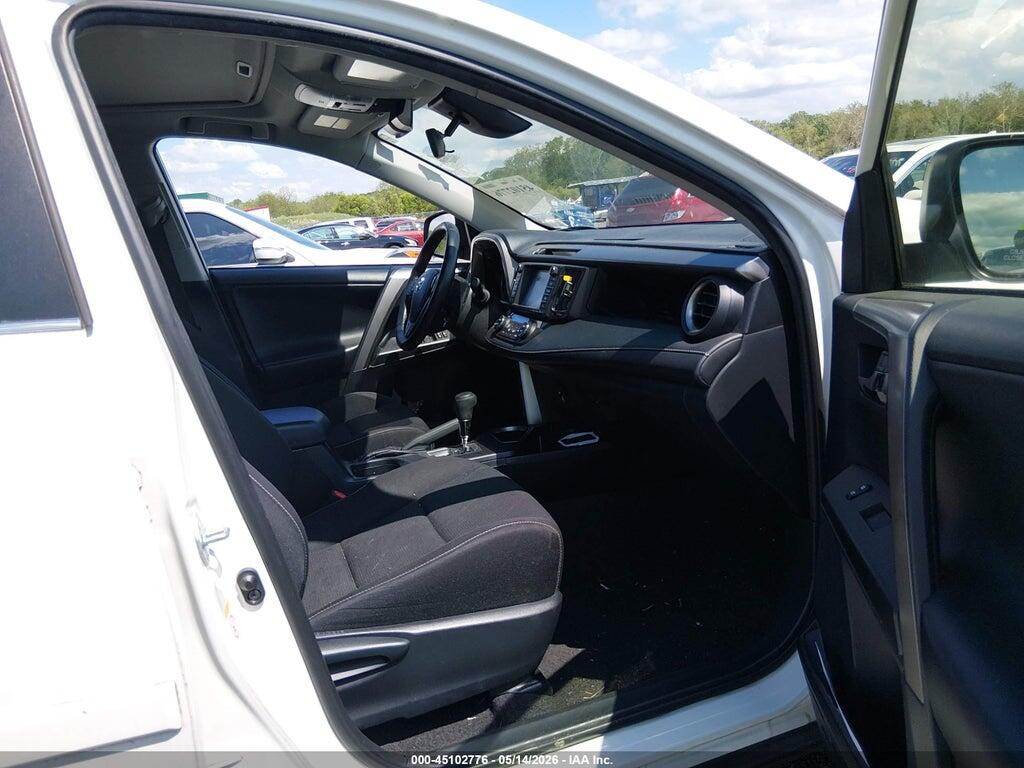 JTMRFREV2JJ178034 2018 TOYOTA RAV4 photo no. 5