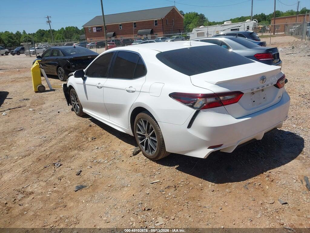 4T1G11AK1MU428106 2021 TOYOTA CAMRY photo no. 3
