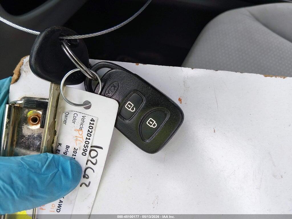 5XYKTDA26BG071854 2011 KIA SORENTO photo no. 11