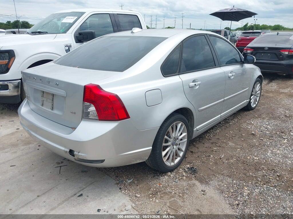 YV1382MS7A2501240 2010 VOLVO S40 photo no. 4