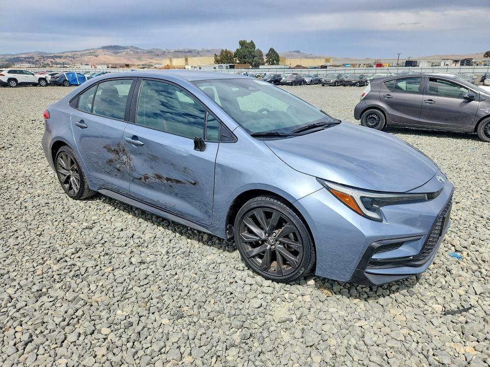 2023 TOYOTA COROLLA SE — Фото 4 из 12