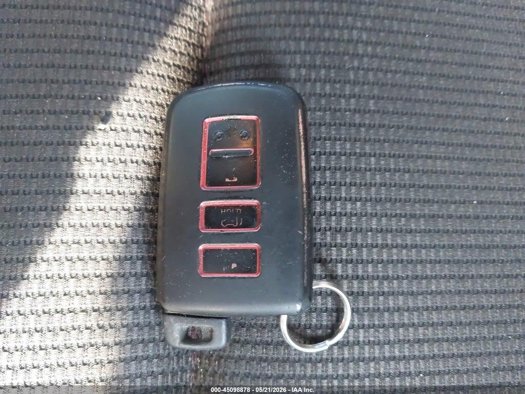 5YFBURHE9HP601992 2017 TOYOTA COROLLA photo no. 11