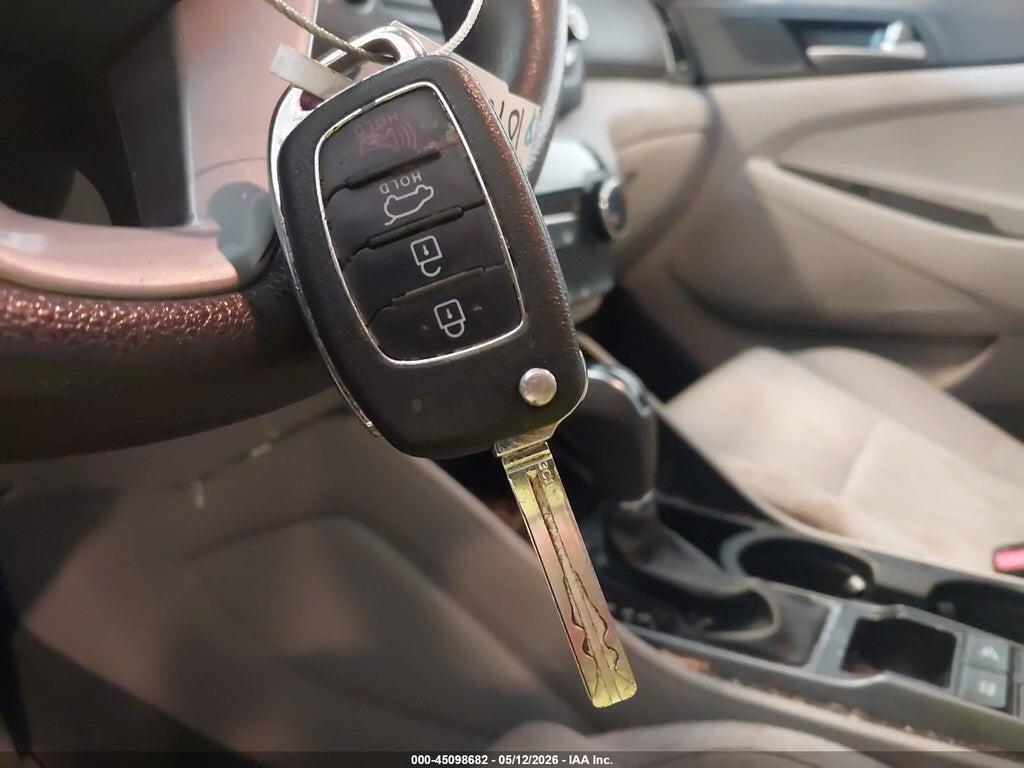 KM8J3CA41JU675084 2018 HYUNDAI TUCSON photo no. 11