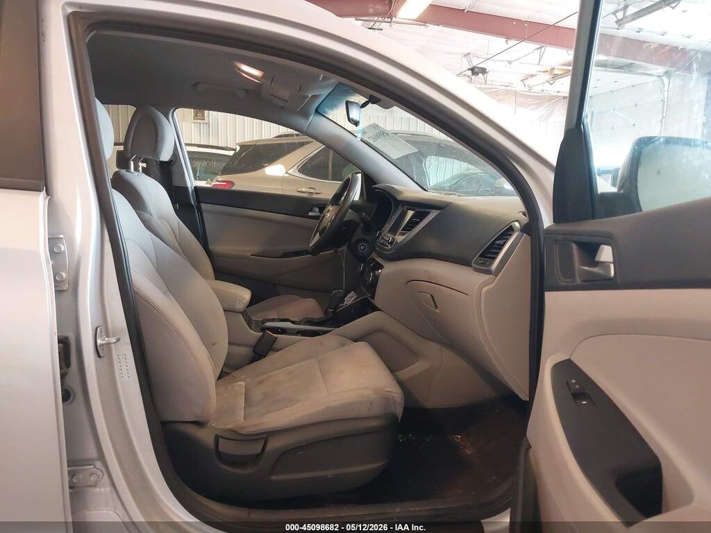 KM8J3CA41JU675084 2018 HYUNDAI TUCSON photo no. 5