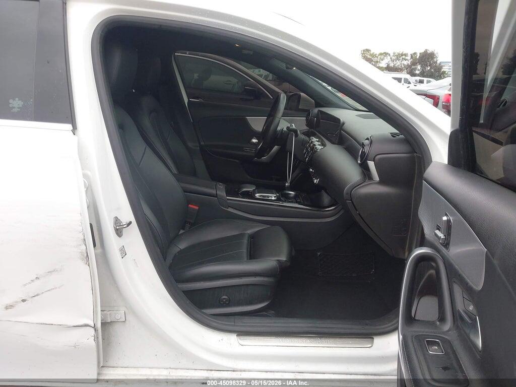 WDD3G4EB3KW001479 2019 MERCEDES-BENZ A 220 photo no. 5