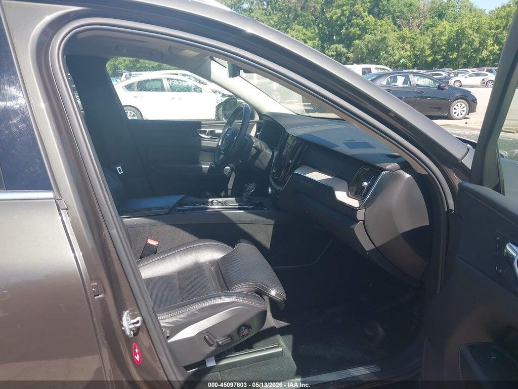 YV4A22RL5J1032989 2018 VOLVO XC60 photo no. 5