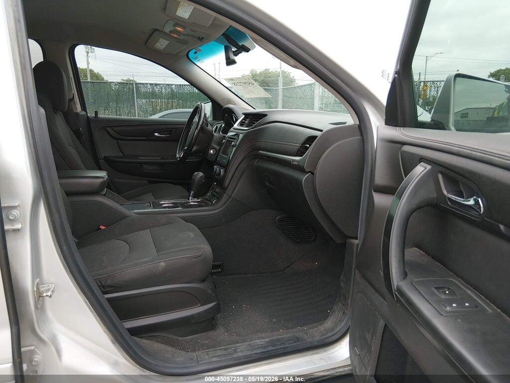 1GNKRHKD4HJ282573 2017 CHEVROLET TRAVERSE photo no. 5