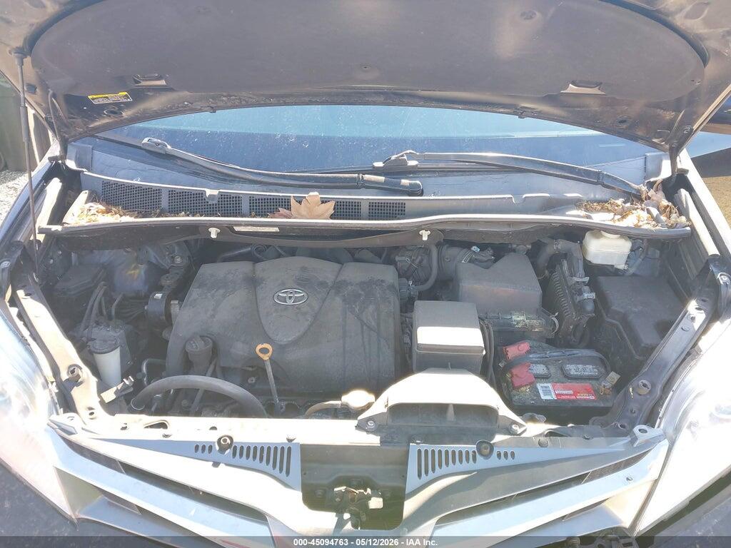 5TDYZ3DC0KS983776 2019 TOYOTA SIENNA photo no. 10