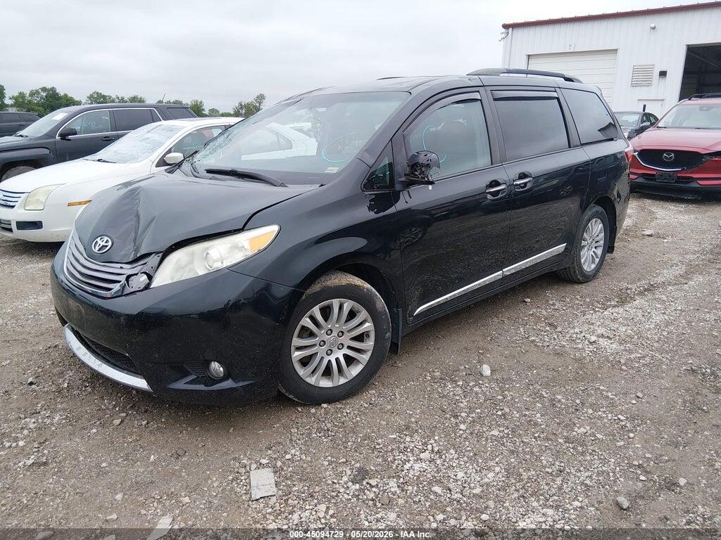 5TDYK3DC2FS685871 2015 TOYOTA SIENNA photo no. 2