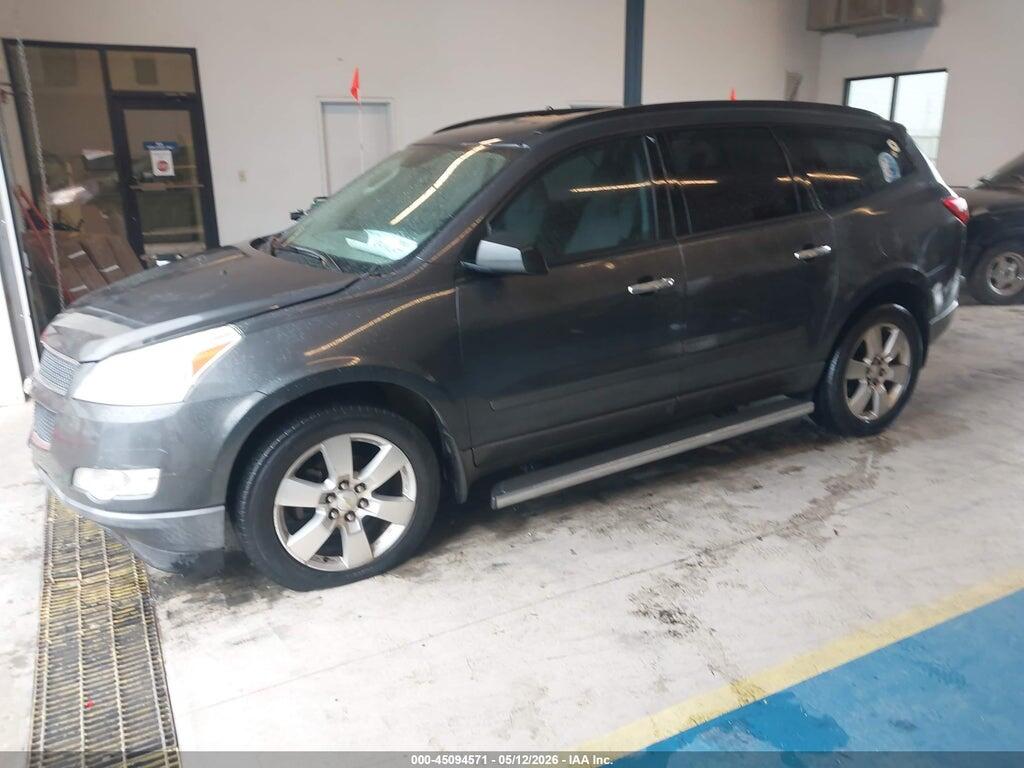 1GNKRFED1CJ332595 2012 CHEVROLET TRAVERSE photo no. 2