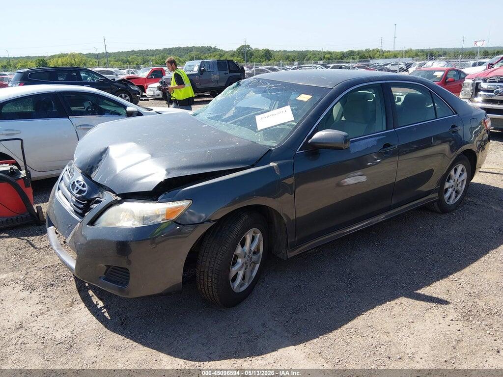 4T1BF3EK4BU711257 2011 TOYOTA CAMRY photo no. 2
