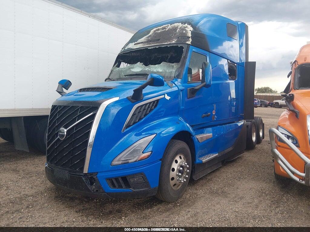 4V4BC9EH1TN698326 2026 VOLVO NEW VNL photo no. 2