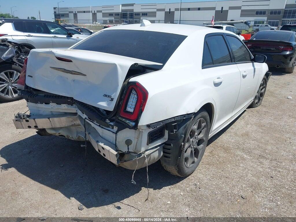 2C3CCAGG3GH262179 2016 CHRYSLER 300 photo no. 4