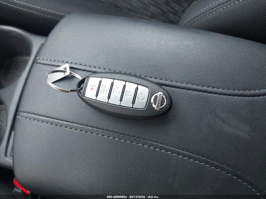 KNMAT2MV9JP568902 2018 NISSAN ROGUE photo no. 11