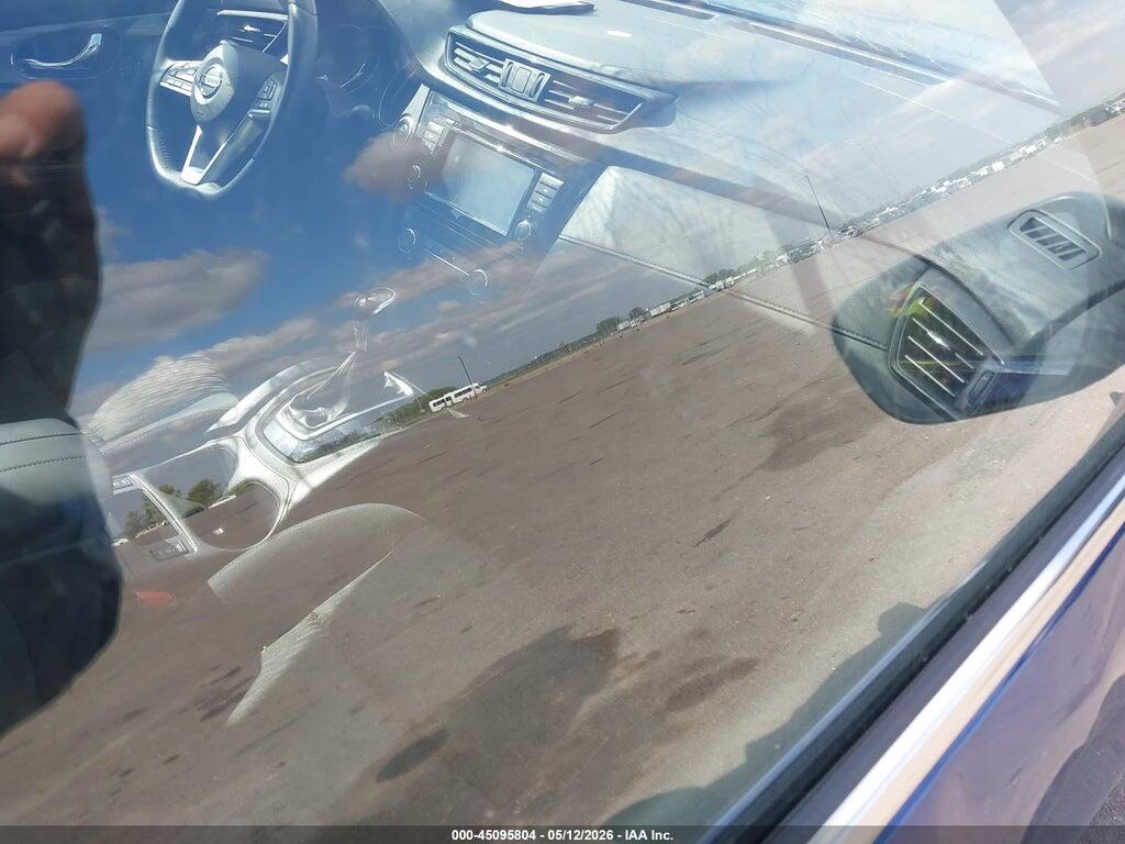 KNMAT2MV9JP568902 2018 NISSAN ROGUE photo no. 5
