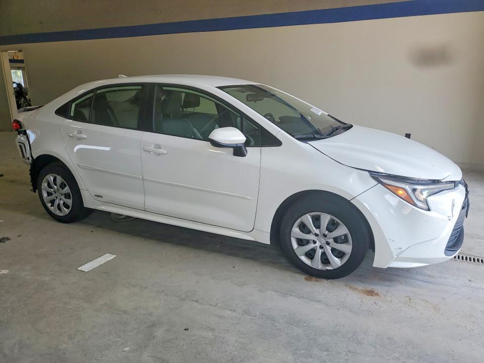 2023 TOYOTA COROLLA HYBRID LE — Фото 4 из 13