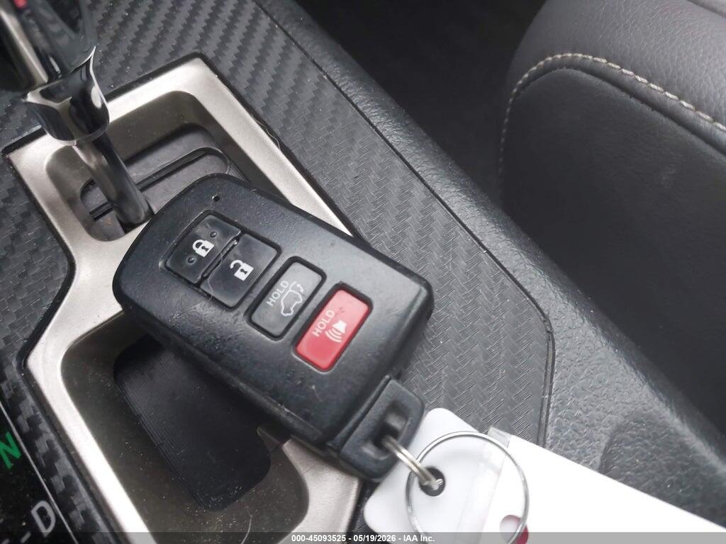 2T3DFREV2FW331434 2015 TOYOTA RAV4 photo no. 11
