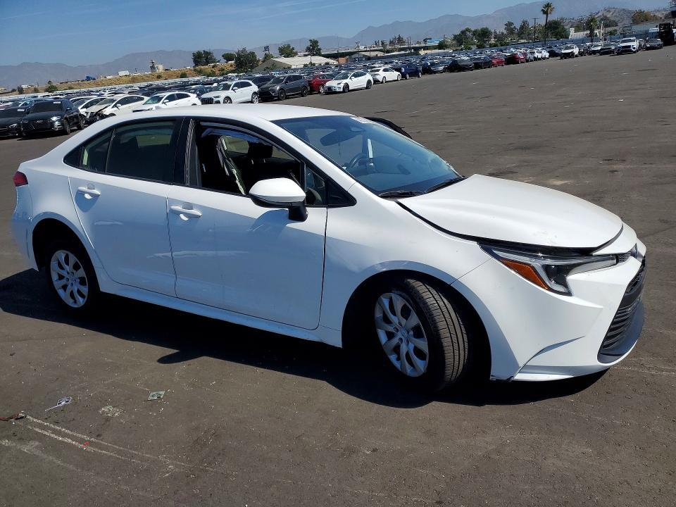 2023 TOYOTA COROLLA HYBRID LE — Фото 4 из 13