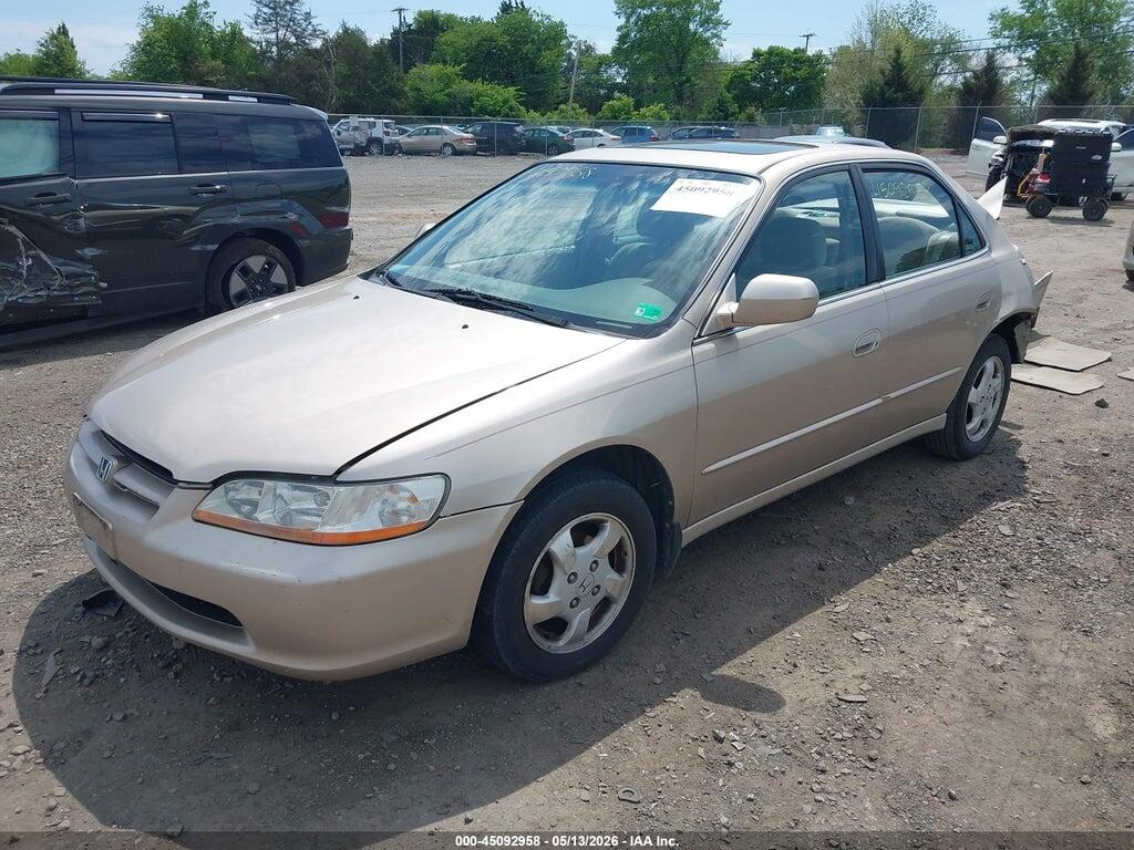 1HGCG6678YA149828 2000 HONDA ACCORD photo no. 2