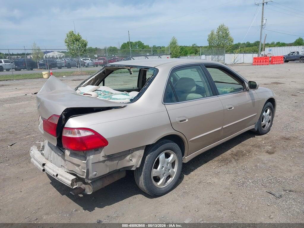 1HGCG6678YA149828 2000 HONDA ACCORD photo no. 4