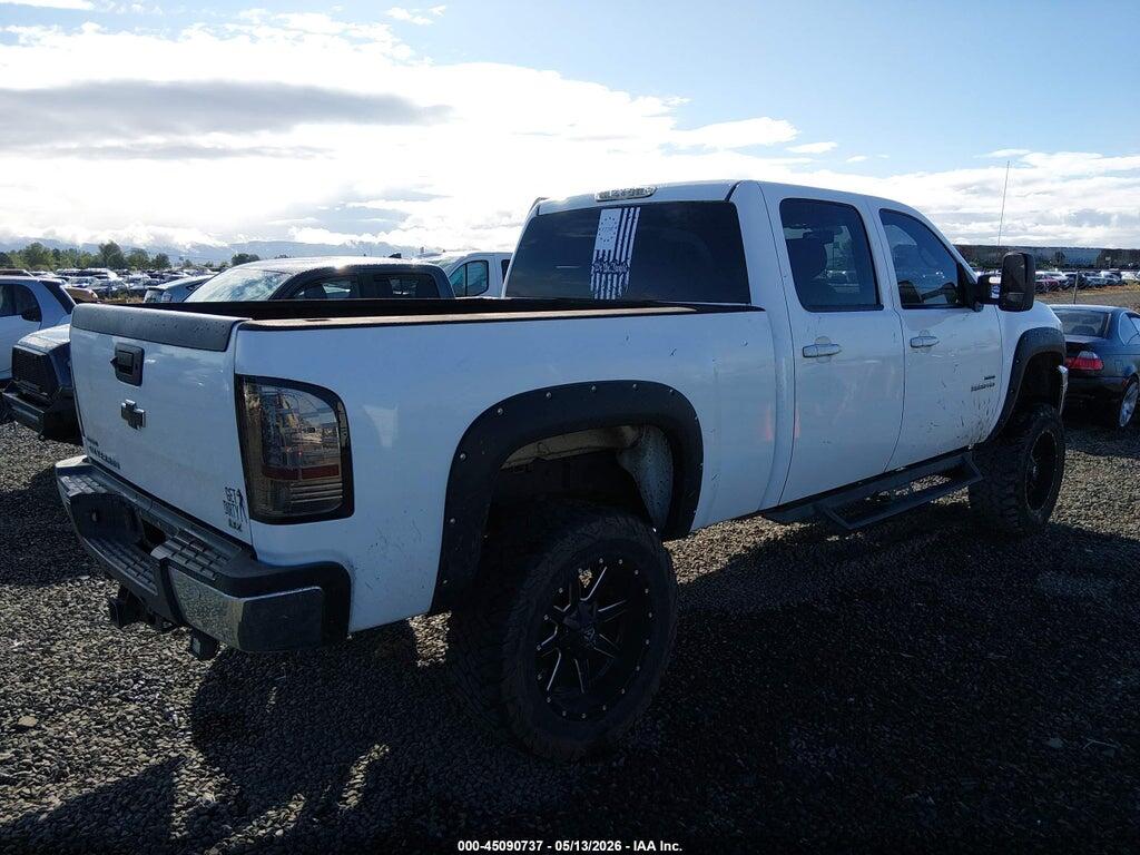 1GC1KYC83BF240951 2011 CHEVROLET SILVERADO 2500HD photo no. 4